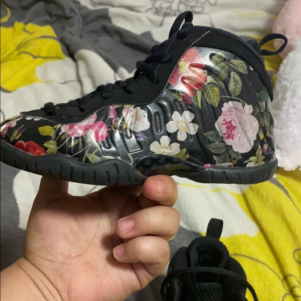 Shoes - Picture 6 of 7